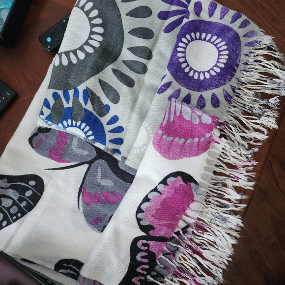 Bundle Of Colorful Scarfs (19 In Total) - Picture 4 of 6